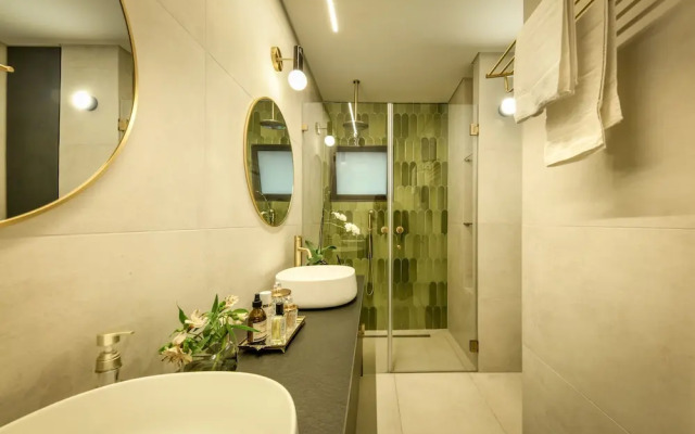 Sophisticated Tel Aviv Retreat 1BR Apt