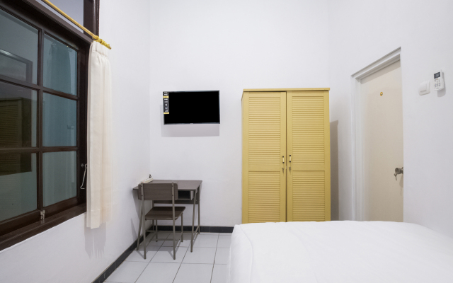 OYO 3467 White Residence