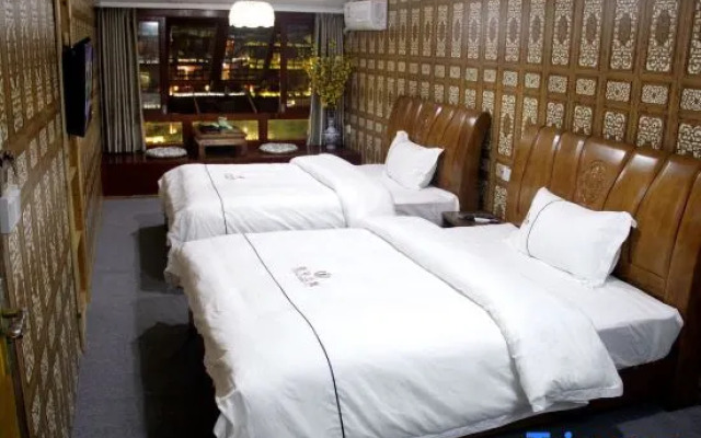 Fenghuang No. 1 Mansion · Chushang River View Homestay