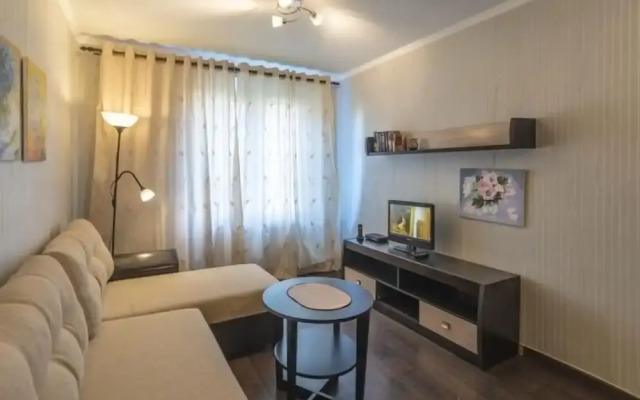 Апартаменты, ул. Парферова, 10