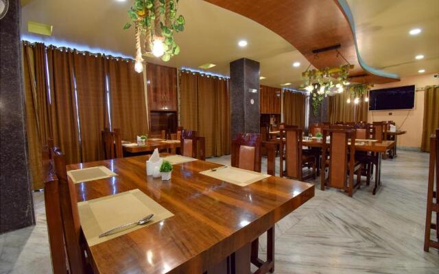 Fabhotel Red Rose