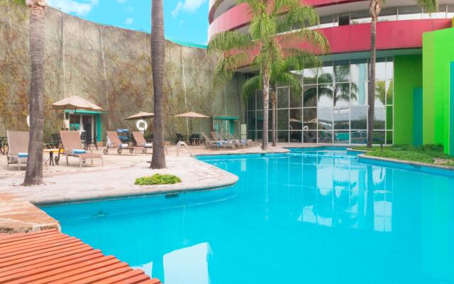 Holiday Inn Monterrey - Parque Fundidora by IHG