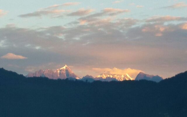 The Lindsay Himalayan Heights