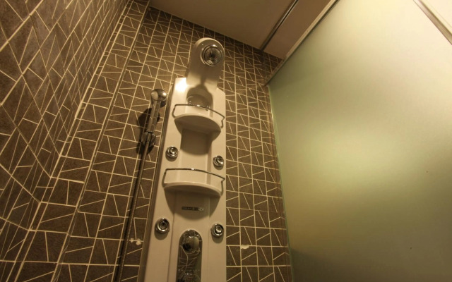 Yuwon Hotel