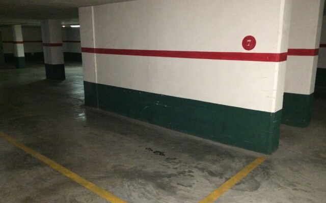 Amplio y comodo apartamento con parking