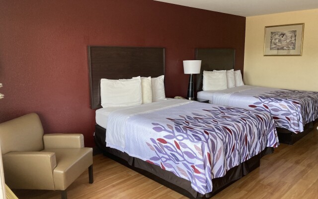 Red Roof Inn & Suites Cleveland, TN