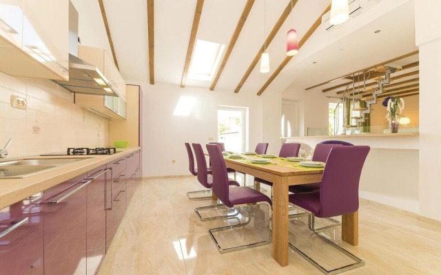 Nice Home in Zadar With Wifi and 4 Bedrooms