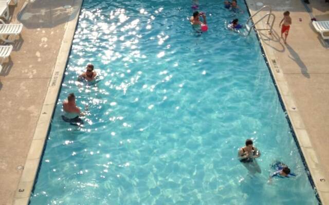 Thunderbird Beach Motel