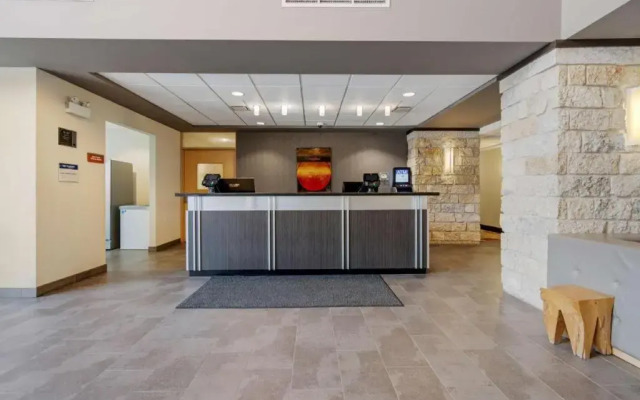 Best Western Plus Eastgate Inn & Suites