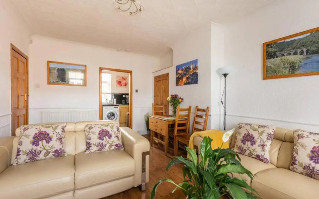 Beautiful 2 bedroom flat in Edinburgh