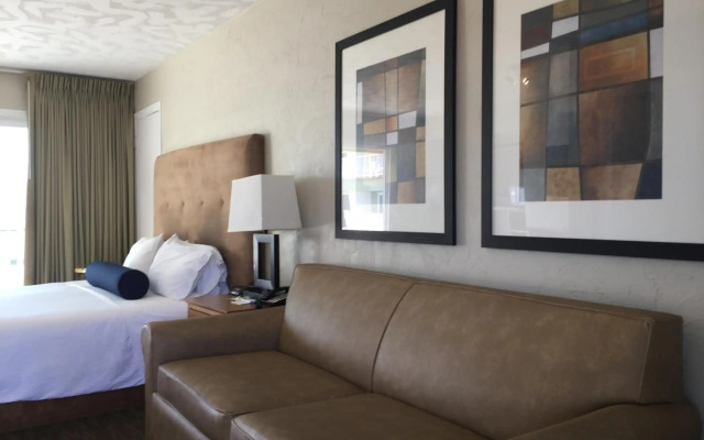 Surfer Beach Hotel