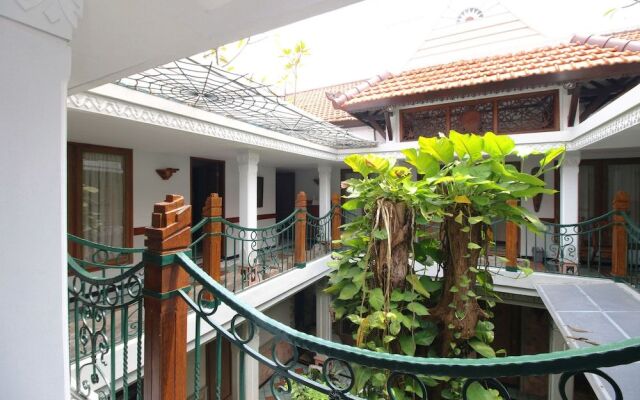 Airy Darmo Khairil Anwar 10 Surabaya