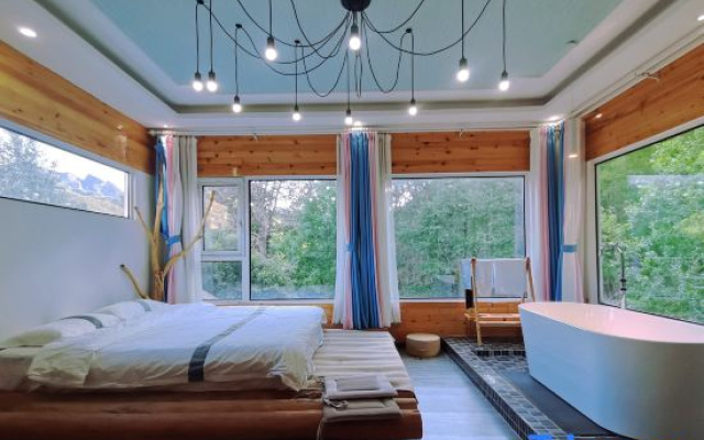 Moshanghuakai Homestay