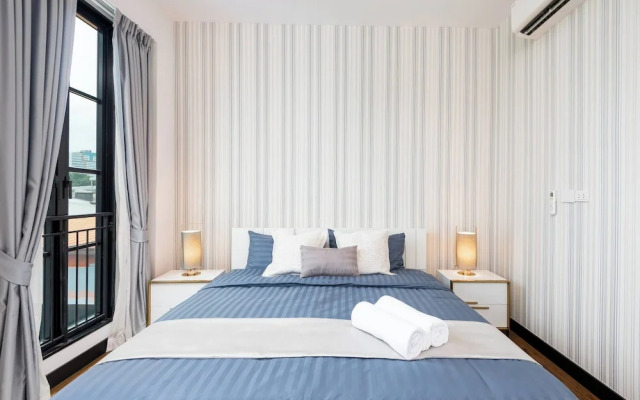 Stylish 7beds Poolhouse With Cinema & Lift - 2min to BTS