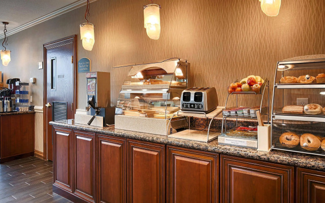 Comfort Inn & Suites