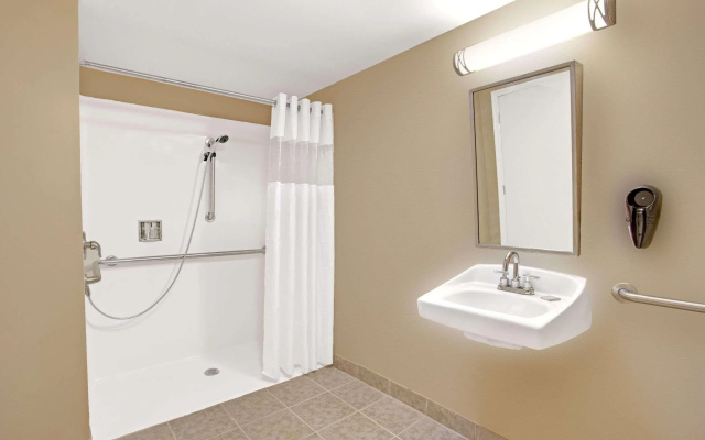 Super 8 By Wyndham Asbury Park