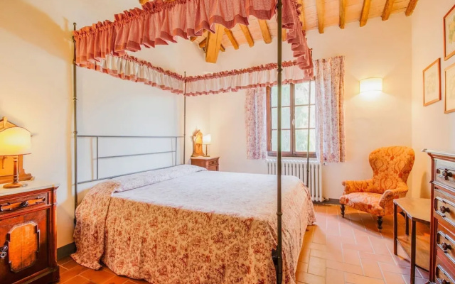 Rustic Farmhouse in Terricciola