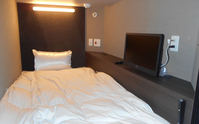 Bizcourt Cabin Susukino - Caters to Men