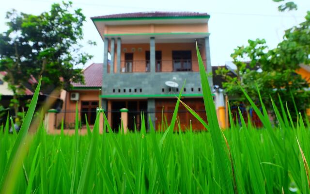 Simply Homy Guest House UTY Kronggahan