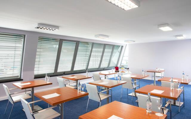 Holiday Inn Express Lisbon Airport by IHG