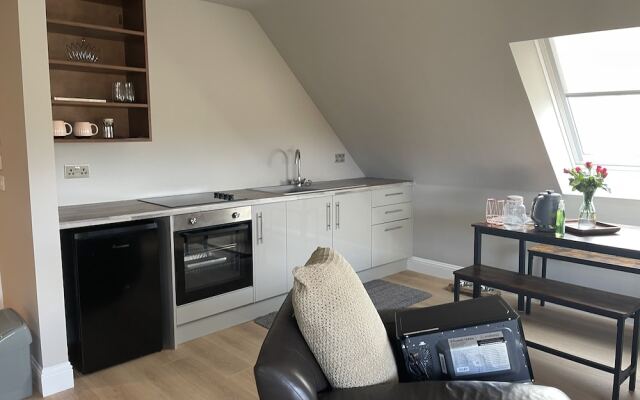 Fabulous Open Plan Studio Retreat - Cowdenbeath