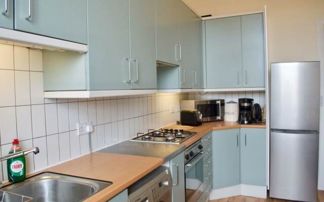 3 Bedroom Central Flat With Castle Views
