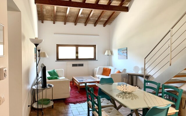 Waterfront Mansion in Rome near Lake