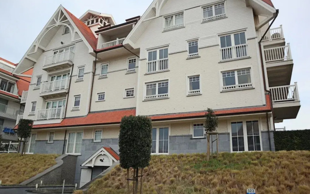 Apartment in Nieuwpoort Near the Harbor Channel