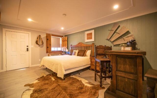 Deluxe Big Texan Multi Suite