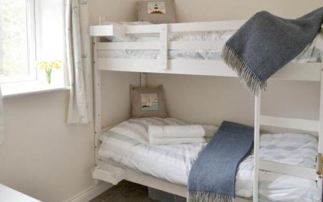 Cinnamon Teal Cottage