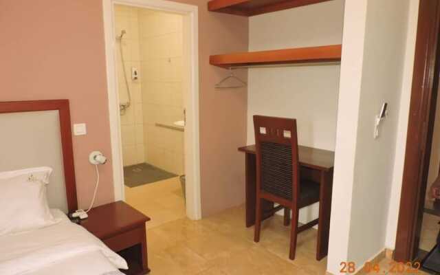 Iris Hotel