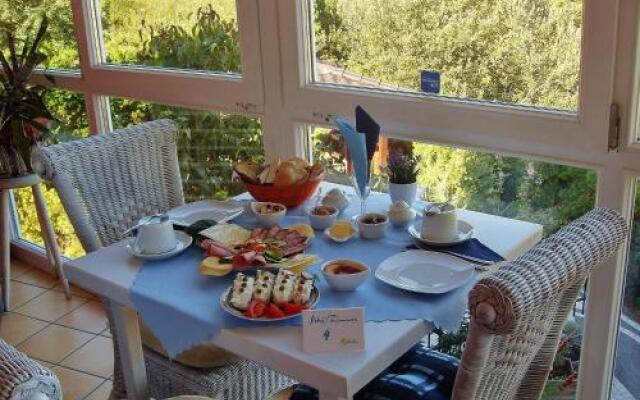 Pensjonacik Cyklada Comfortable Rooms Close to the Lake