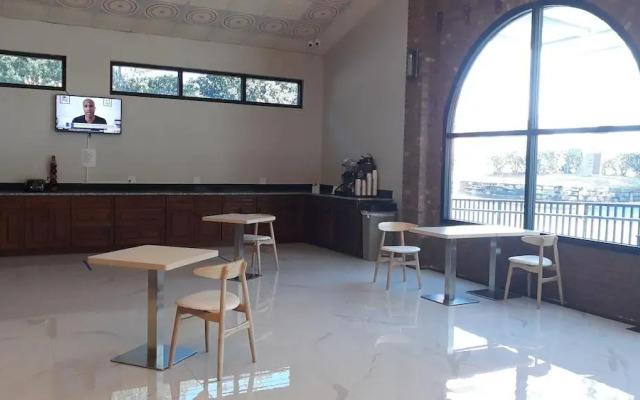 Ramada By Wyndham Temple Terrace/Tampa North