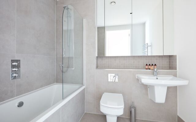Sonder by Marriott Bonvoy Britain Quay Apartments Grand Canal Square