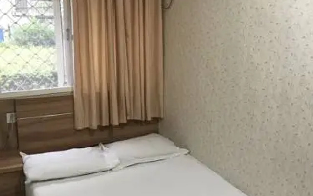 Wolongpu Hostel