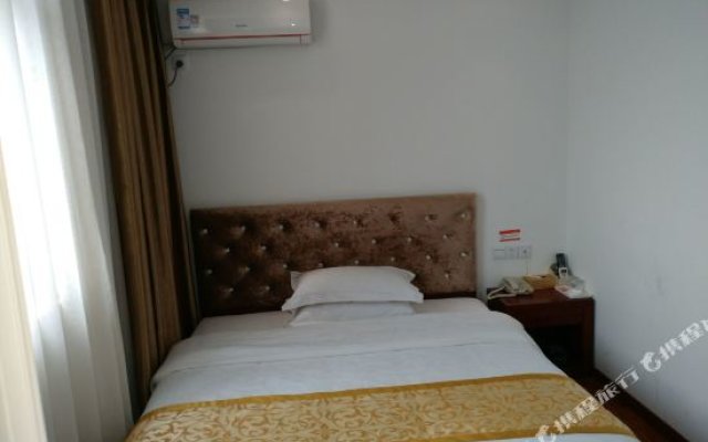 Yiting 6+E Hotel (Shanghai Waigaoqiao)