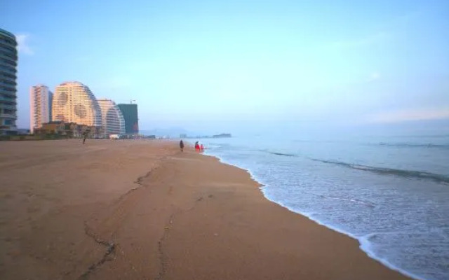 Huidong Shuangyuewan Xindi Donghai Holiday Apartment