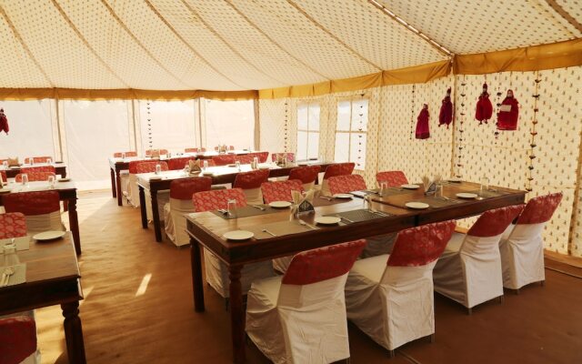 Rajwada Desert Camp by Park Tree