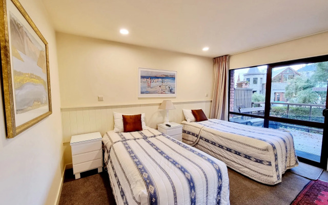 St James Apartments