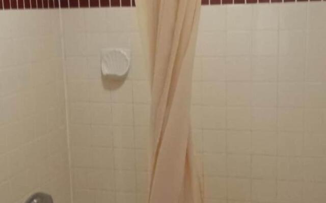 Executive Inn & Suites