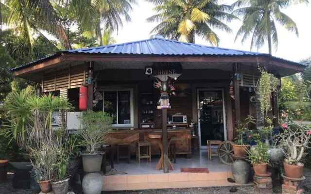 Oyo 594 Marina House
