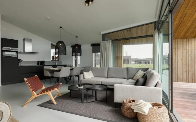 Majestic Holiday Home With Garden