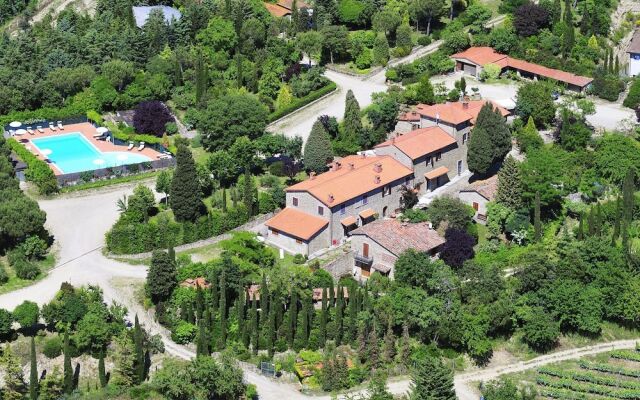 Elegant Farmhouse In Campriano With Swimming Pool