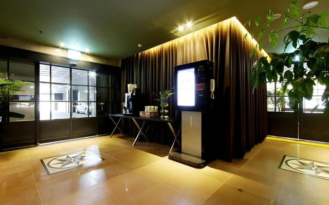 Vine Hotel