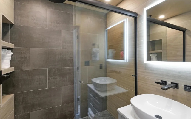 Bunkies-the Commissioner