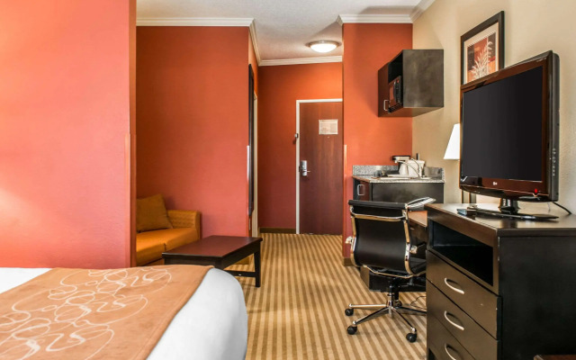 Comfort Suites