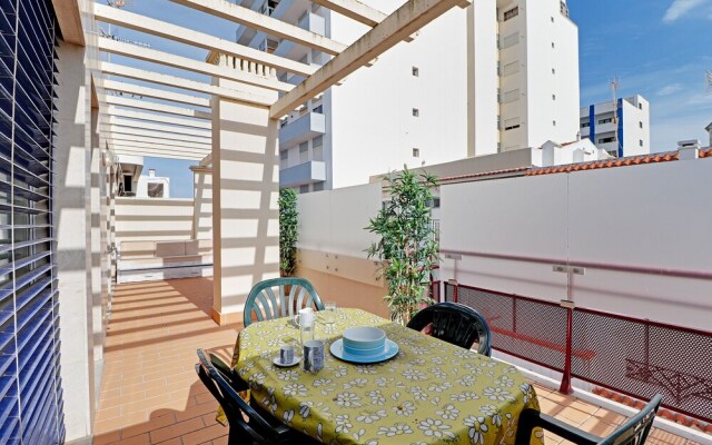 Monte Gordo Downtown by Homing