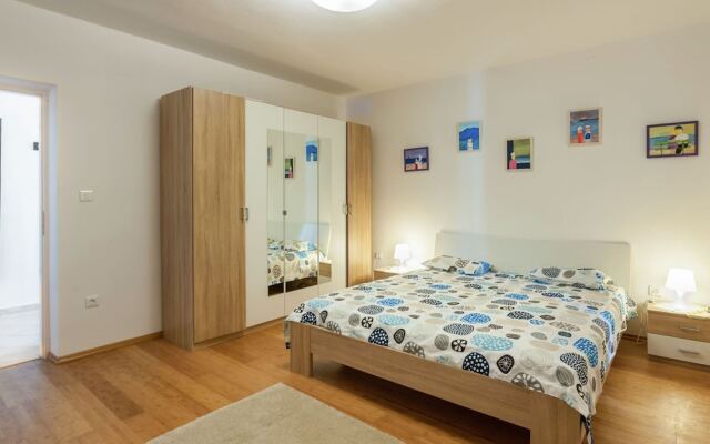 Cozy Coastal Retreat in Zadar