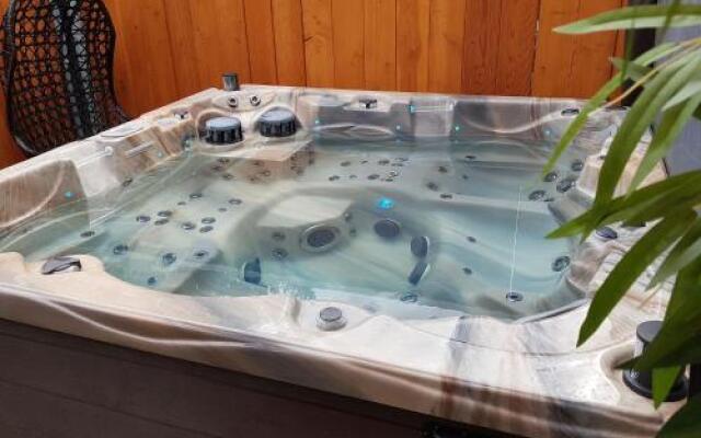 Whirlpool Suite Marrakesch-Lounge