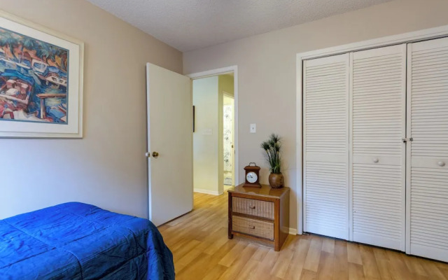 Quiet Condo ~ 10 Mi to Dtwn Pensacola